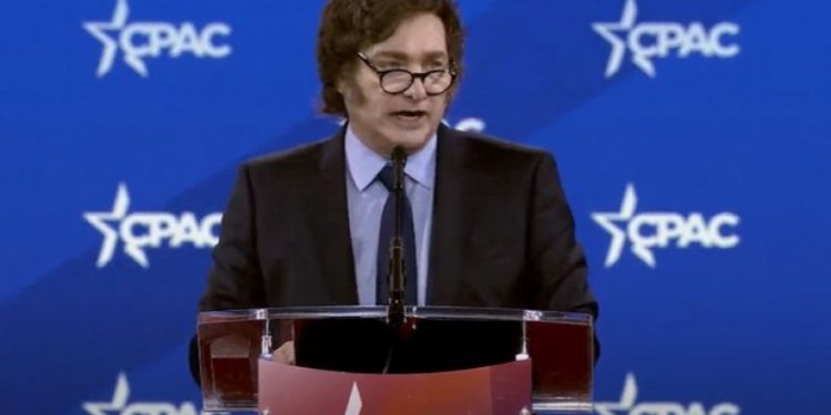 Milei acusó a los empresarios de pedir una devaluación: “Quieren bajar los salarios”