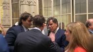 Fuerte cruce entre Santiago Caputo y Manes: qué pasó y quién le habría pegado al diputado