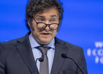 Milei defendió en acuerdo, negó una devaluación y le respondió a Cristina Kirchner