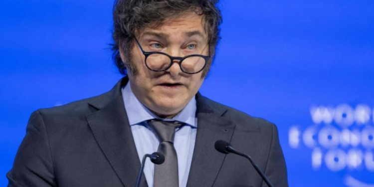 Milei defendió en acuerdo, negó una devaluación y le respondió a Cristina Kirchner