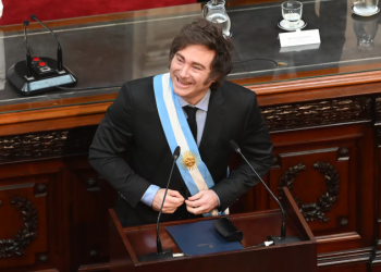 Milei volvió a la carga con su promesa de reforma migratoria: qué busca cambiar