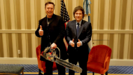 La reacción de Elon Musk a la motosierra que le regaló Milei con una frase que impactó a todos