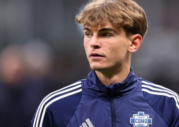 Ni Real Madrid ni el Inter: el director deportivo del Como reveló dónde jugará Nico Paz