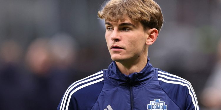 Ni Real Madrid ni el Inter: el director deportivo del Como reveló dónde jugará Nico Paz