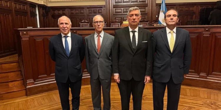 Desconcierto en el gobierno por el duro golpe que significó el rechazo a la licencia del juez Lijo. A Lorenzetti se le borró la sonrisa. Los Werthein.