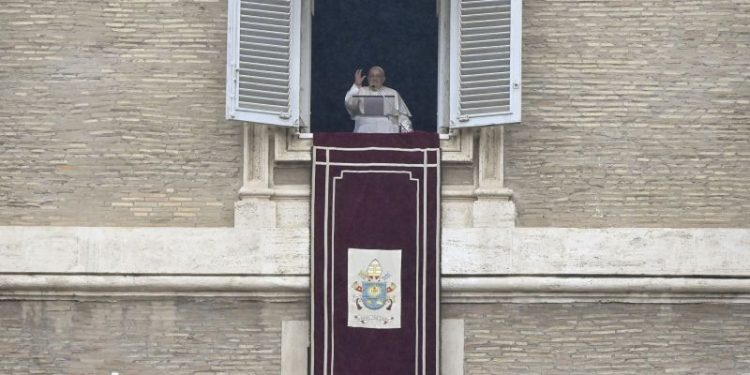 Otro Ángelus sin Francisco: el mensaje del Papa desde el hospital y cómo está su salud ahora