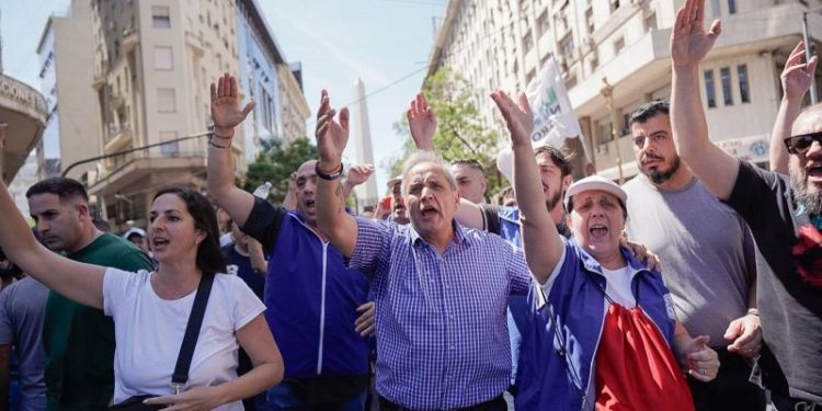 Paritaria bancarios: con aumento, cuánto cobro en abril y cómo quedan todas las escalas