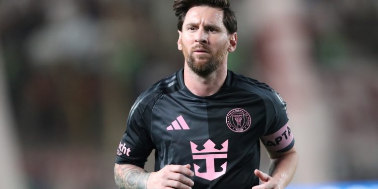 Partidos de hoy, jueves 13 de marzo: horario y en qué canal los pasan