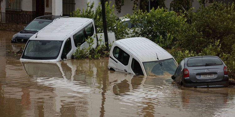 ¿Qué es el permiso climático y cuándo puedo faltar a trabajar si hay alerta por lluvias? Los trabajadores que pueden pedirlo