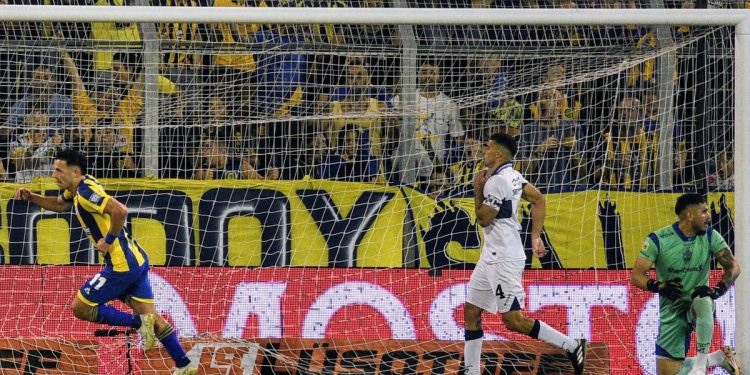 Quién es Sebastián Ferreira, el paraguayo que hizo un gol de pecho en Rosario Central