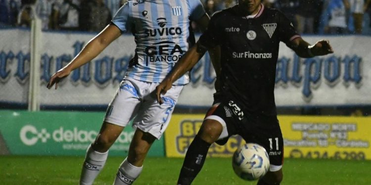Racing de Córdoba empató con Los Andes y quedó puntero a la espera de los demás partidos