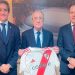 River, otra vez en el Bernabéu: visita especial y regalo al presidente del Real Madrid