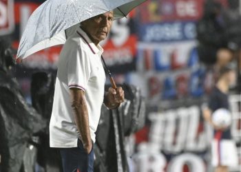 Russo: del “fue uno de los mejores partidos” a la mesura tras llegar a la punta