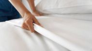 Dormir con la cama limpia: cada cuánto hay que cambiar las sábanas y el mejor método para lavarlas según los especialistas