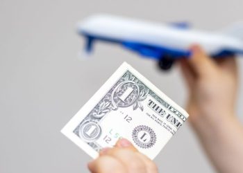 Se duplicó la salida de divisas por turismo y el 70% ya paga la tarjeta con dólares propios