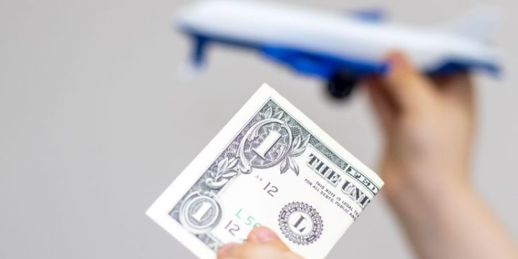 Se duplicó la salida de divisas por turismo y el 70% ya paga la tarjeta con dólares propios