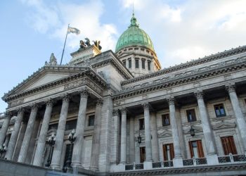 Sistema antidrones, palcos militantes y posibles anuncios: la previa del discurso de Milei