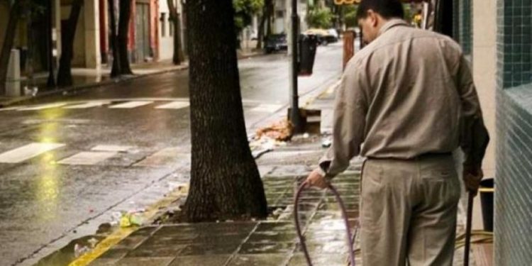 Suben las expensas: con aumento y bono, cuánto cobran los encargados de edificios a partir de marzo