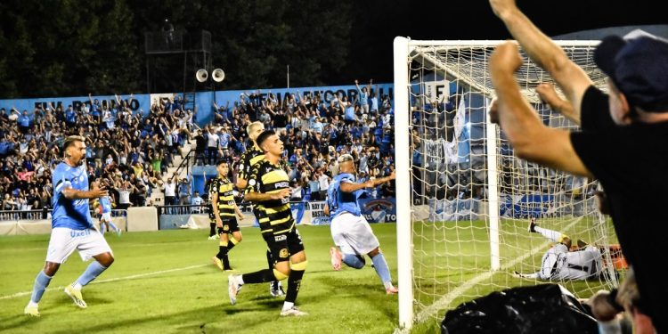 Temperley a la cima y Almirante cerca del fondo