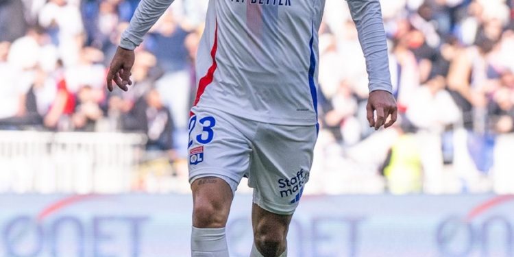 Thiago Almada: debut de titular en Francia y queja del rival por la ilegalidad de su pase