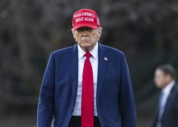 Trump confirma la imposición de los aranceles del 25% a México y Canadá desde este martes