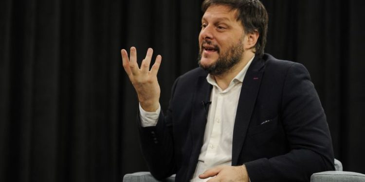 Una actriz, un streamer y un histórico dirigente de las villas: candidatos del peronismo