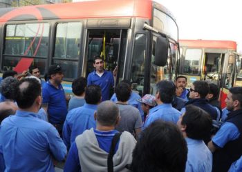 Una histórica línea de colectivos dejó de funcionar en el AMBA y deja a pie a miles de pasajeros