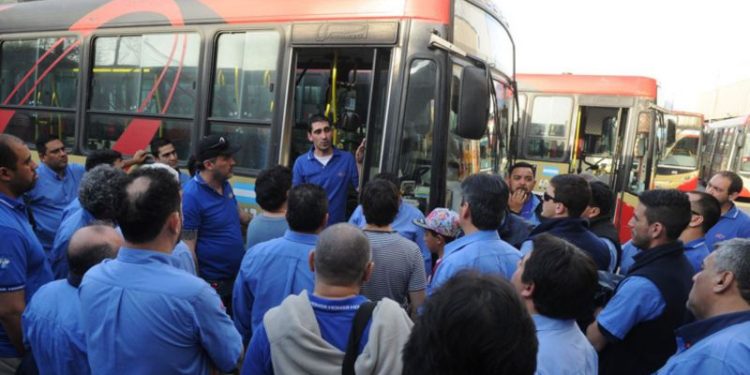Una histórica línea de colectivos dejó de funcionar en el AMBA y deja a pie a miles de pasajeros