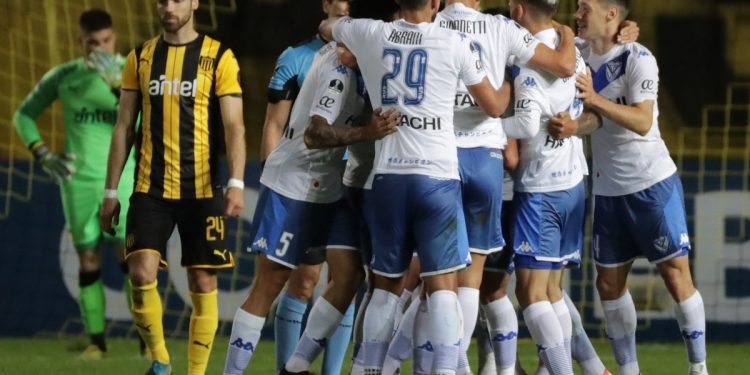 Vélez vs. Peñarol, un duelo con historia