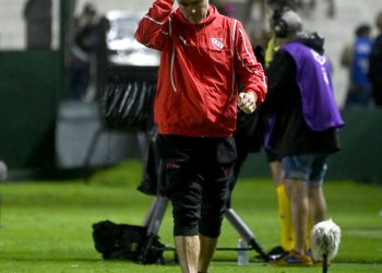 Video: el cruce de Julio Vaccari con los plateístas de Banfield bajo la lluvia