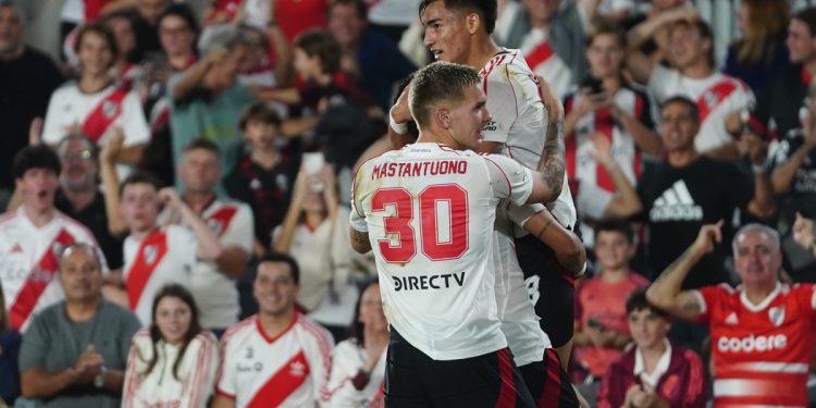 Video: la tremenda volea de Subiabre para su primer gol la Primera de River