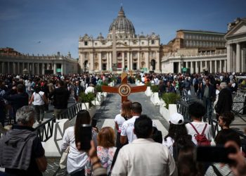 Plaza San Pedro en Roma-VIVO-: Miles de fieles despiden al papa Francisco