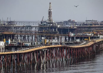 La Atlántida de la era soviética se desintegra: la ciudad flotante de Stalin se hunde tras 75 años de historia