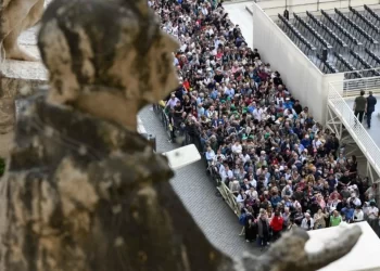 250 mil fieles rinden homenaje al papa Francisco en la Basílica de San Pedro