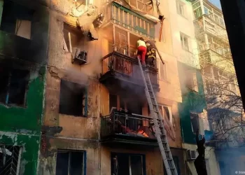 Rusia lanza casi 150 drones contra Ucrania: un muerto