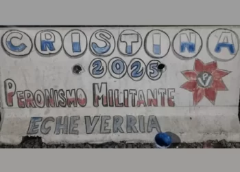 La batalla en el peronismo se intensifica: CFK ataca a Kicillof en las calles