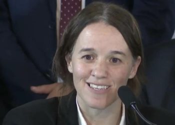 Secretaría Legal y Técnica: Renuncia Dante Javier Herrera Bravo y asume María Ibarzabal Murphy , quien desempeñaba tareas con Santiago Caputo