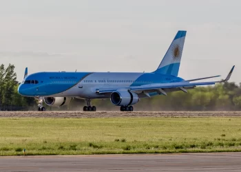 El Presidente Milei arribó a Roma para participar de la despedida al Papa Francisco