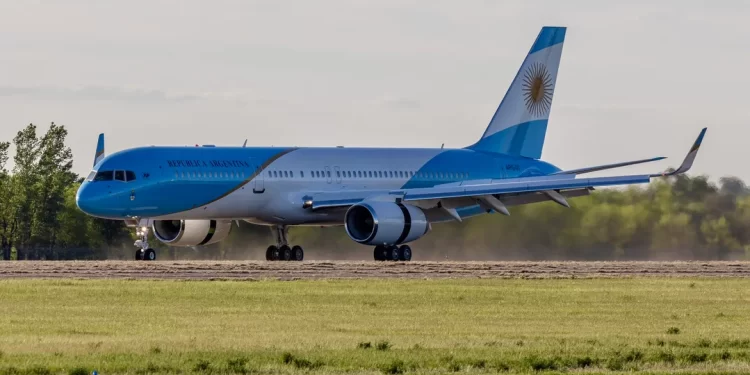El Presidente Milei arribó a Roma para participar de la despedida al Papa Francisco