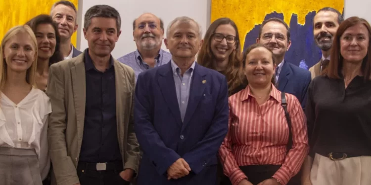 Polémica en el Colegio de Médicos de Madrid: la Justicia investiga la exclusión de Tomás Merina tras su victoria