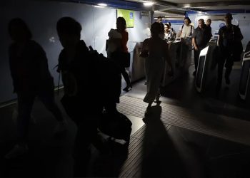 Extraño y desconocido motivo: Apagón histórico deja a oscuras a España y sacude también a Portugal y Francia-VIDEO-