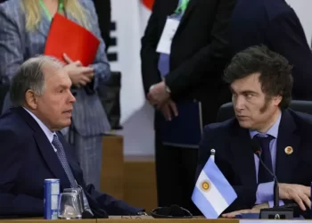 Innecesario papelón diplomatico: El canciller Werthein se fue a los gritos de Mar-a-Lago por la fallida foto de Milei y Trump