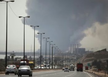 Urgente: Tras fuerte explosión en un puerto de Irán, al menos cuatro muertos y más de 500 heridos