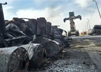 Al menos 28 muertos y 1.000 heridos en la explosión de combustible sólido que devastó el principal puerto de Irán