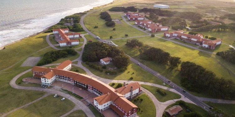 ¿Adiós a Chapadmalal y Embalse? El Gobierno dice que los complejos son deficitarios y ya resolvió qué hará con ellos