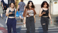 Adiós a los jeans anchos: la nueva tendencia que llega desde Europa para este otoño 2025