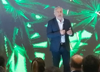 Alfredo Cornejo participó de la apertura de la segunda edición del Mendocann 2025 en Godoy Cruz