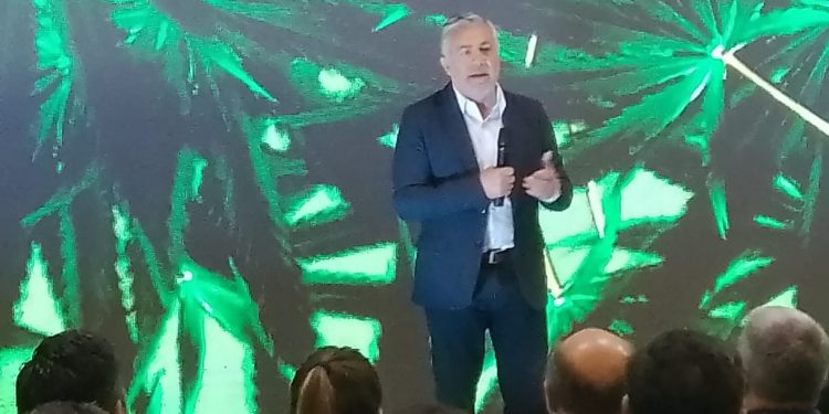 Alfredo Cornejo participó de la apertura de la segunda edición del Mendocann 2025 en Godoy Cruz