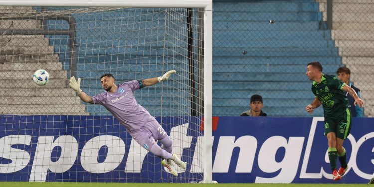 Arias, de “estos golpes es mejor recibirlos temprano” a “se sintió la ausencia de la gente”