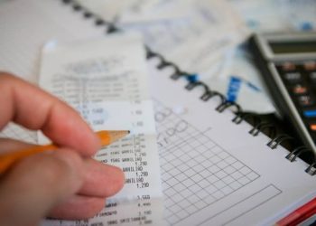 Cómo ahorrar hasta 1.000 € en la declaración de la renta: deducciones a tener en cuenta